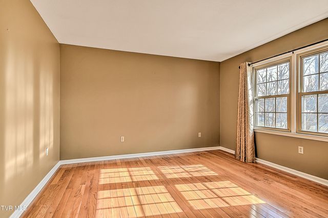 325 Mayfield Drive, Bristol, TN 37620