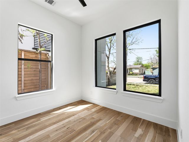 1958 Toronto Street, Dallas, TX 75212