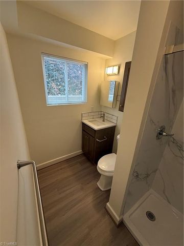 222 N Hawthorne Road B, Winston-salem, NC 27104