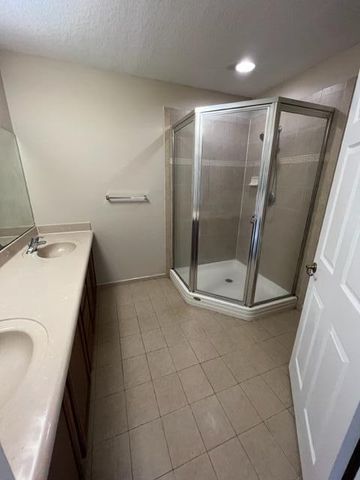 3075 N Evergreen Circle, Boynton Beach, FL 33426