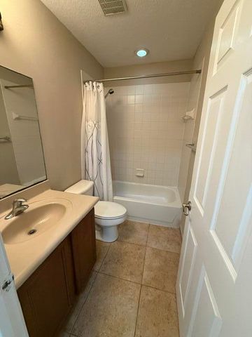 3075 N Evergreen Circle, Boynton Beach, FL 33426
