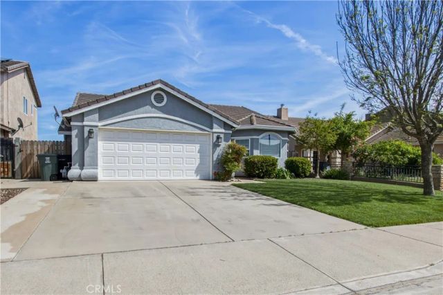 842 Cedar, Livingston, CA 95334