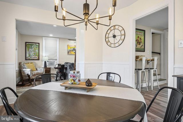 104 N LOCUST ST, Palmyra, PA 17078