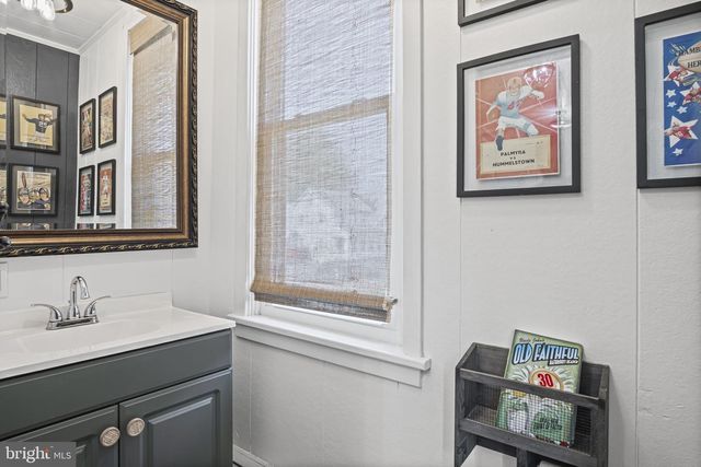 104 N LOCUST ST, Palmyra, PA 17078