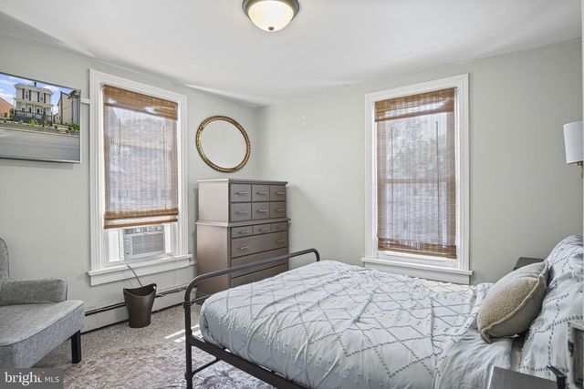 104 N LOCUST ST, Palmyra, PA 17078