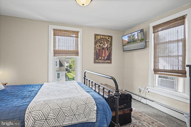 104 N LOCUST ST, Palmyra, PA 17078