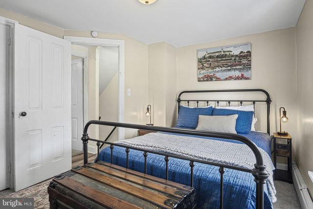 104 N LOCUST ST, Palmyra, PA 17078