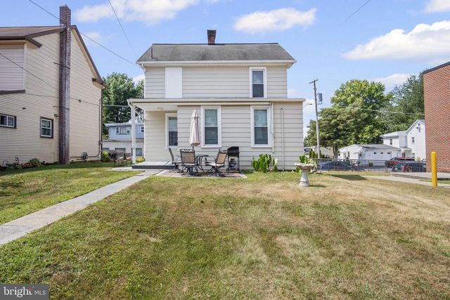 104 N LOCUST ST, Palmyra, PA 17078