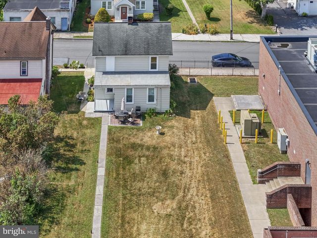 104 N LOCUST ST, Palmyra, PA 17078