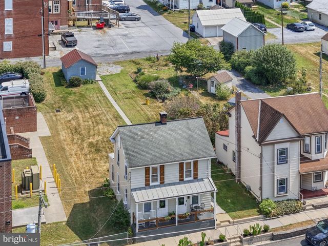 104 N LOCUST ST, Palmyra, PA 17078