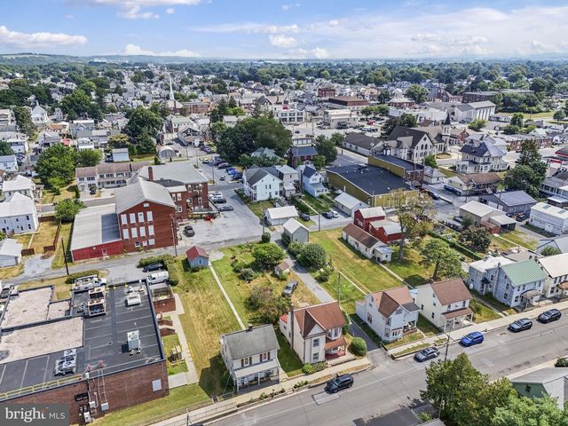 104 N LOCUST ST, Palmyra, PA 17078