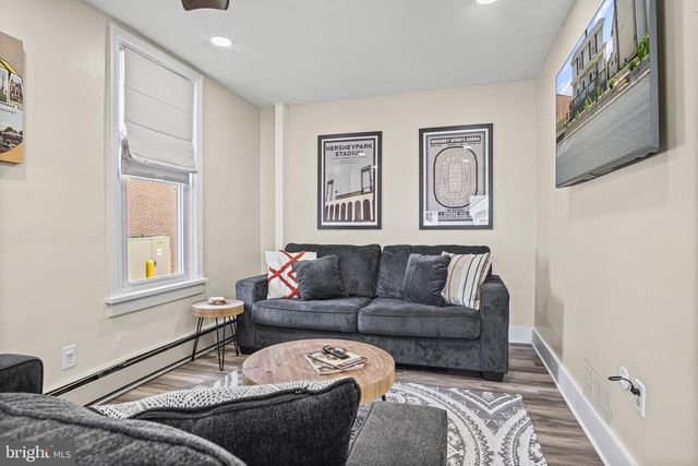 104 N LOCUST ST, Palmyra, PA 17078