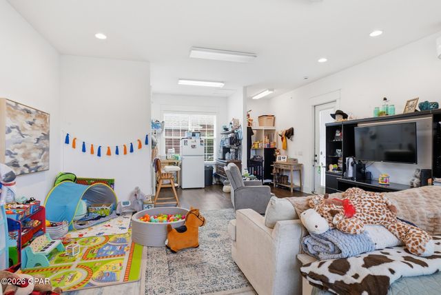 311 Willow Way, Lynn Haven, FL 32444