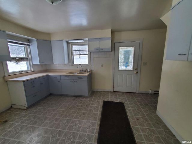2760 12TH Street, Rock Island, IL 61201