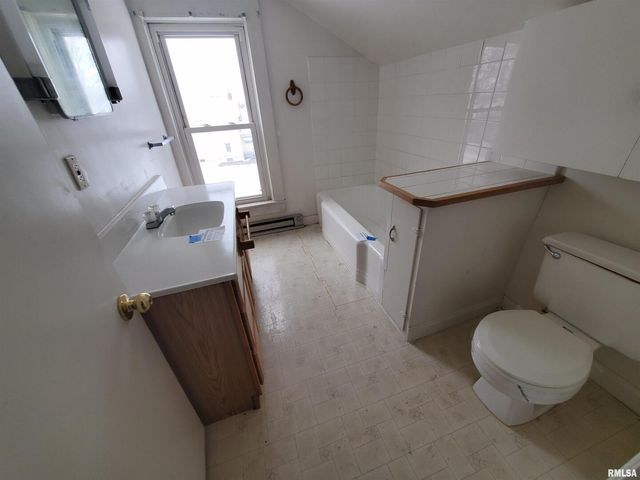 2760 12TH Street, Rock Island, IL 61201