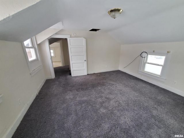 2760 12TH Street, Rock Island, IL 61201