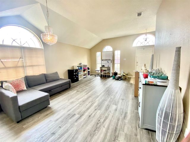 1707 Falcon Drive, Corinth, TX 76210