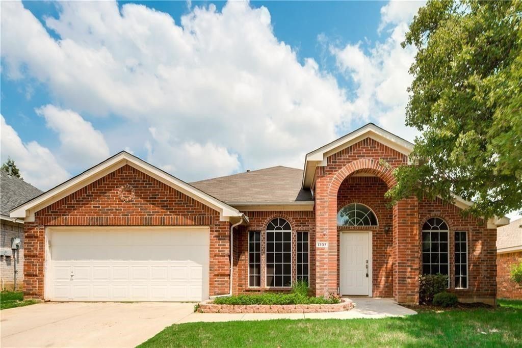 1707 Falcon Drive, Corinth, TX 76210