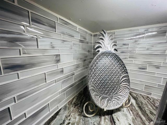 224 Garden St 148, Pensacola, FL 32502