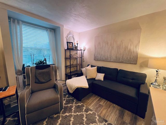 224 Garden St 148, Pensacola, FL 32502