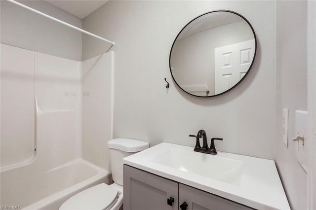 2204 Gable Way, High Point, NC 27262