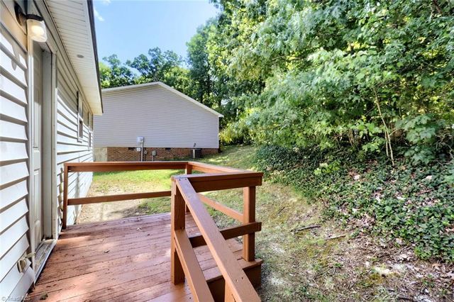 2204 Gable Way, High Point, NC 27262