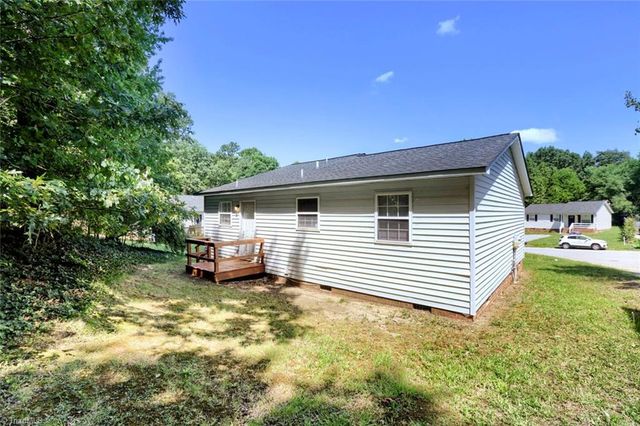 2204 Gable Way, High Point, NC 27262