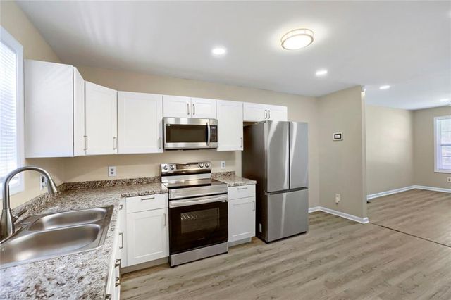 2204 Gable Way, High Point, NC 27262