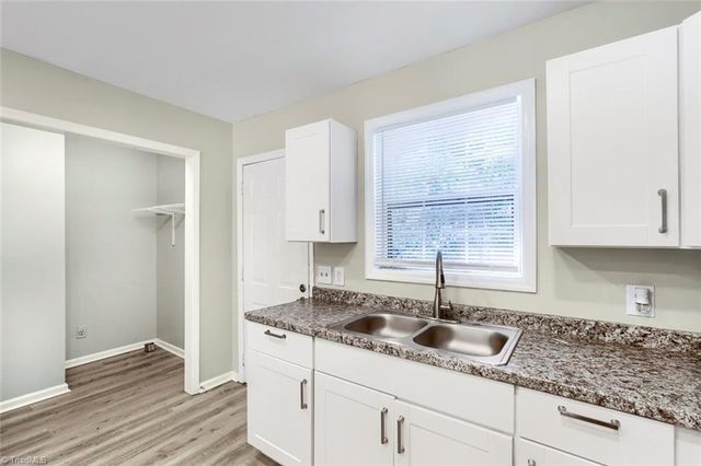 2204 Gable Way, High Point, NC 27262