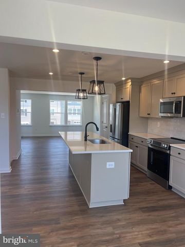 503 FONTANA CIR, Martinsburg, WV 25403