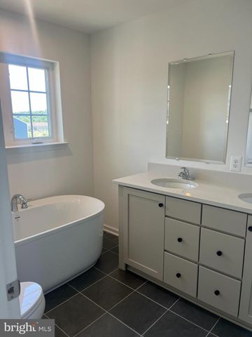 503 FONTANA CIR, Martinsburg, WV 25403