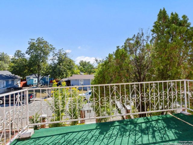 1315 ALAMETOS, San Antonio, TX 78201