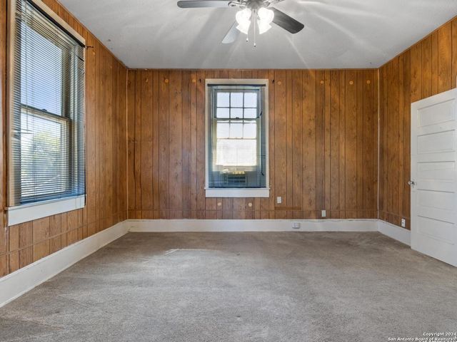 1315 ALAMETOS, San Antonio, TX 78201