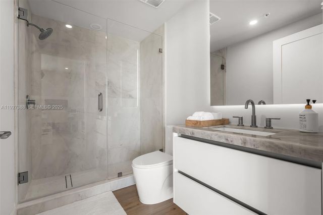 92 SW 3rd St 5204, Miami, FL 33130