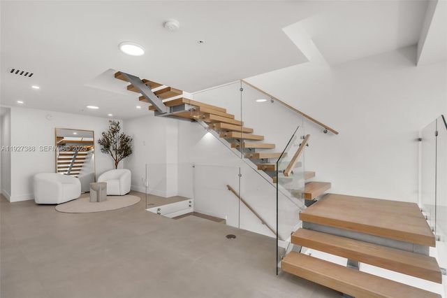 92 SW 3rd St 5204, Miami, FL 33130