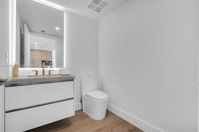 92 SW 3rd St 5204, Miami, FL 33130