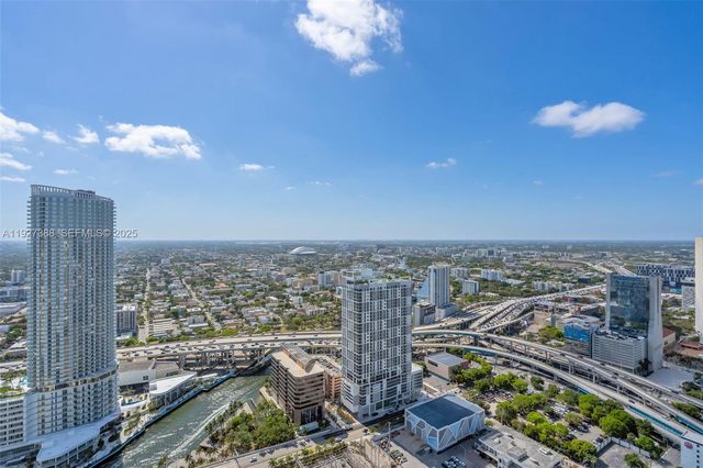 92 SW 3rd St 5204, Miami, FL 33130