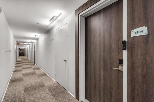 92 SW 3rd St 5204, Miami, FL 33130