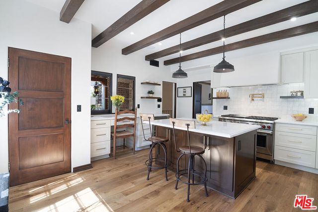 3475 N Knoll Drive, Los Angeles, CA 90068