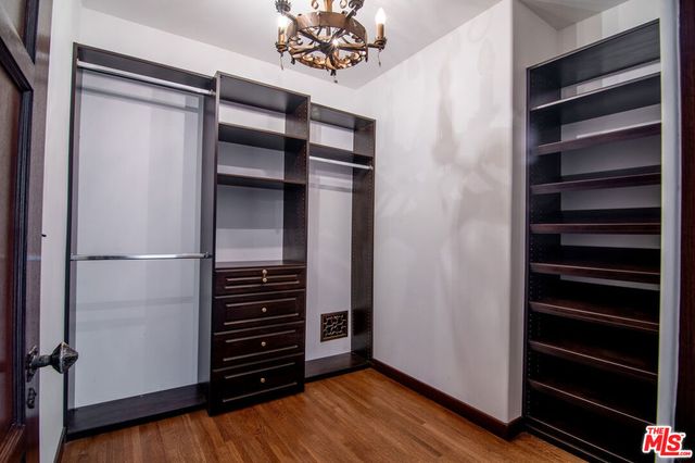 3475 N Knoll Drive, Los Angeles, CA 90068