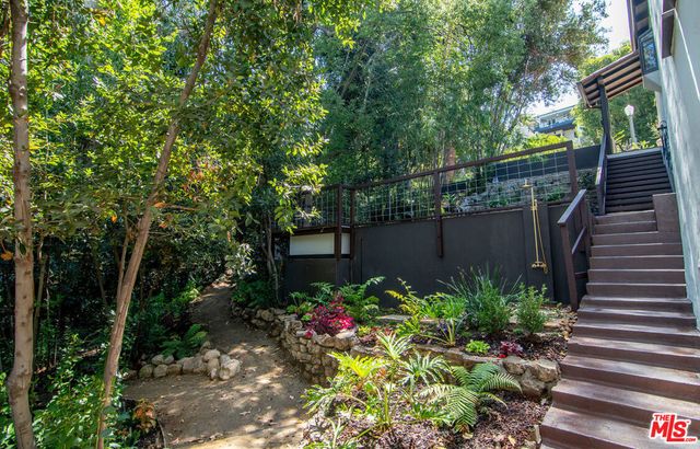 3475 N Knoll Drive, Los Angeles, CA 90068
