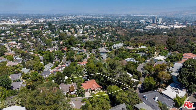 3475 N Knoll Drive, Los Angeles, CA 90068
