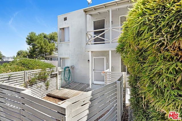 832 Hyperion Avenue, Los Angeles, CA 90029