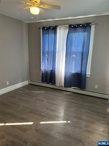 1041 Hunterdon Street, Newark, NJ 07112