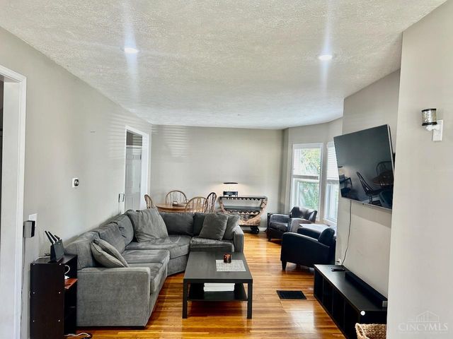 6001 Bramble Avenue, Cincinnati, OH 45227