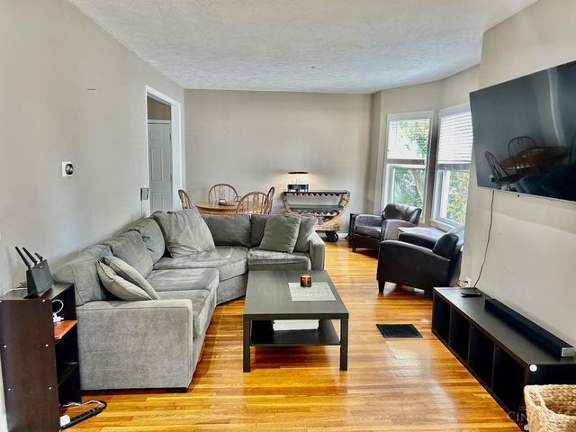 6001 Bramble Avenue, Cincinnati, OH 45227