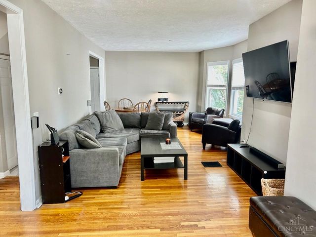 6001 Bramble Avenue, Cincinnati, OH 45227