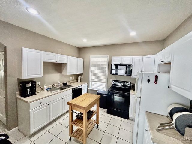 6001 Bramble Avenue, Cincinnati, OH 45227