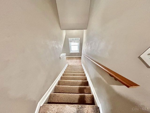 6001 Bramble Avenue, Cincinnati, OH 45227