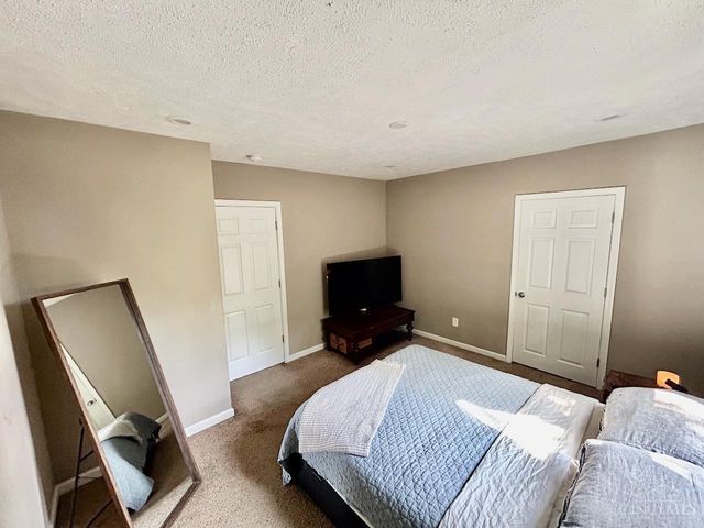 6001 Bramble Avenue, Cincinnati, OH 45227